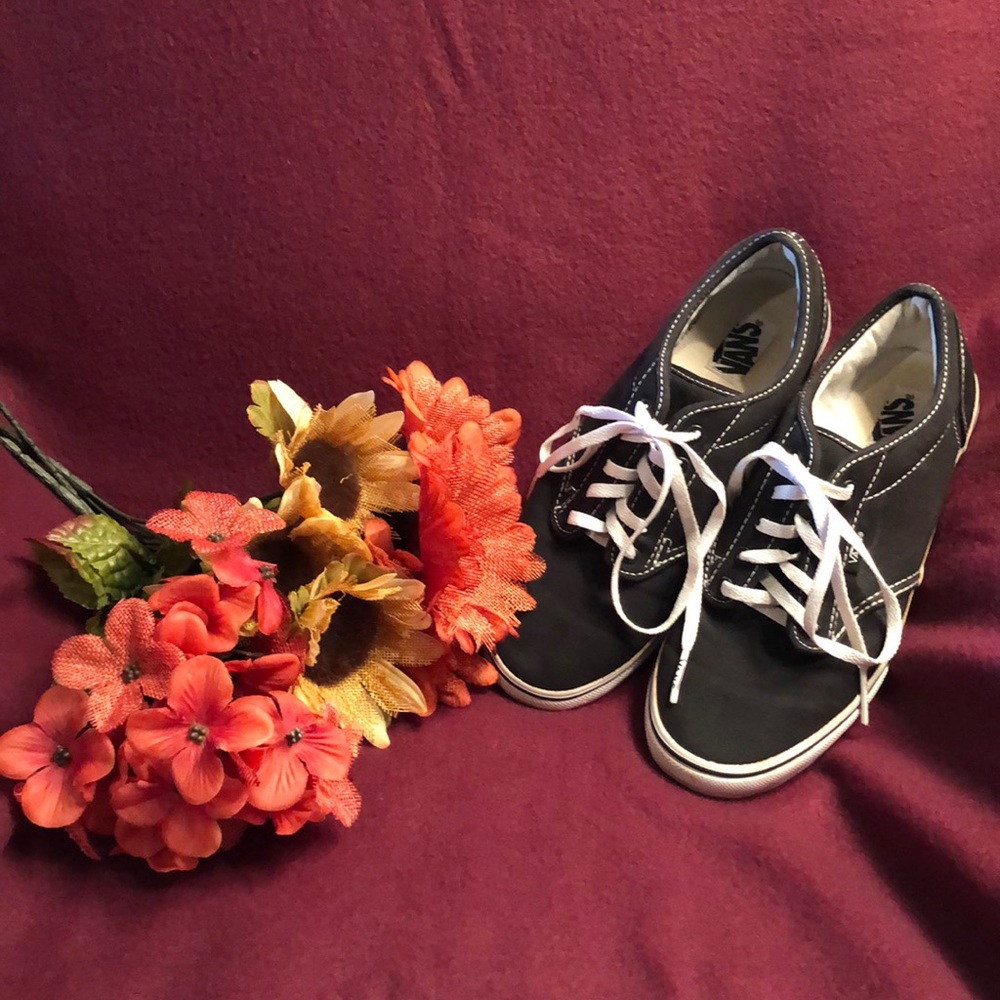 🖤👟 EUC Women’s Vans sneakers, black-size 7 🖤👟